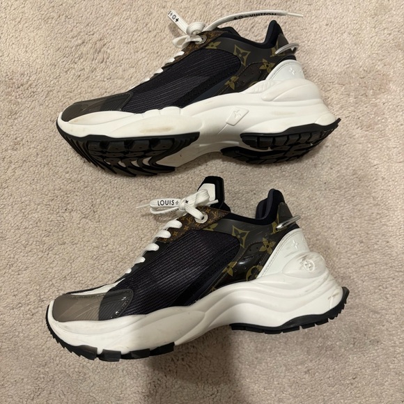 Louis Vuitton Run 55 Sneaker - Picture 5 of 8